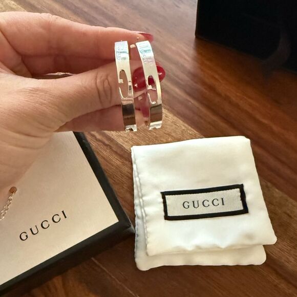Gucci
'G' Cutout Hoop Earrings - Picture 4 of 4
